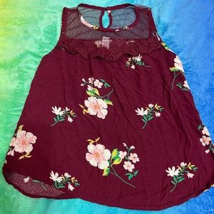 Floral and lace tank top 💐